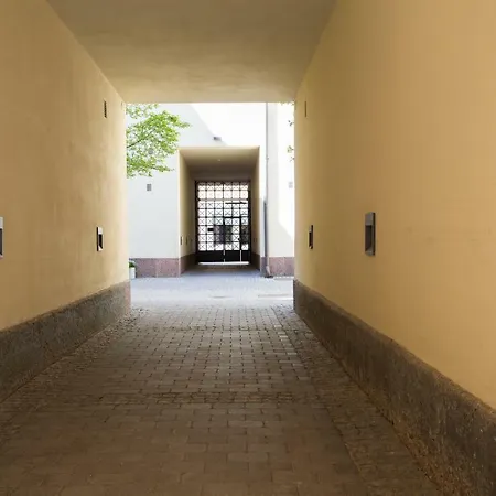 2ndhomes Gorgeous 2br By The Esplanade Park Apartment