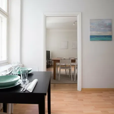 2ndhomes Gorgeous 2br By The Esplanade Park Apartment *